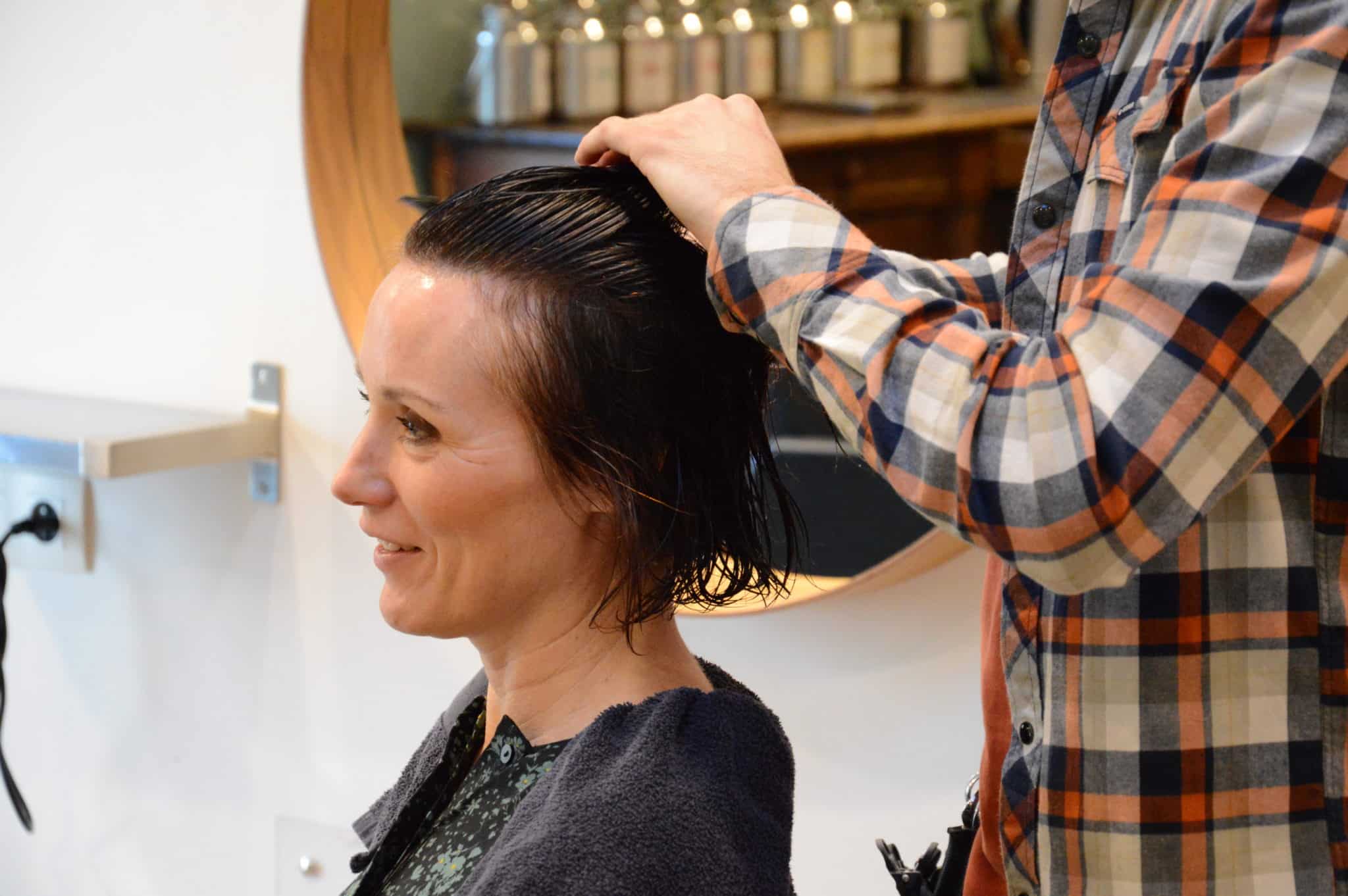 Couper ses cheveux avant la chimio
