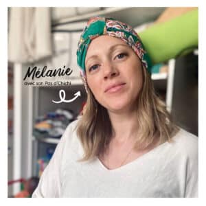 Découvrez le témoignage de Mélanie, 36 ans, qui a retrouvé son identité et sa féminité grâce à son Pas d’Chichi réalisé avec ses propres cheveux.